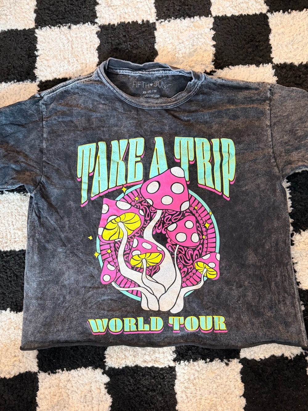 Women's 1990 World Tour Mushroom Crop Top Emo Girl Indie Core Trendy Shirt Vtg